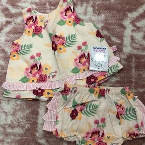 Ruffle Butts baby outfit